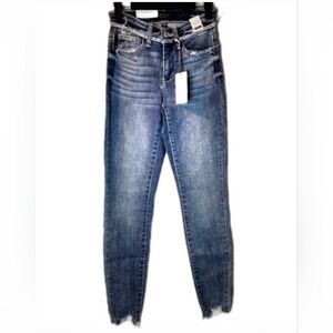 NWT Judy Blue Women's Light Blue Frayed Jeans